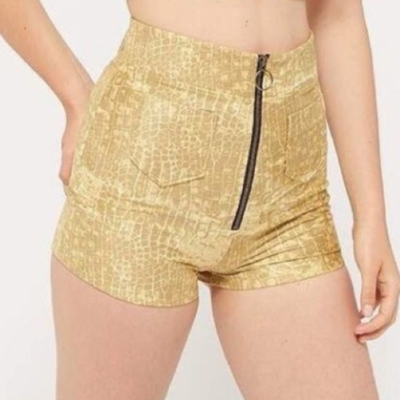 Urban Outfitters High Waist Faux Suede Cruelty Free Zip Front Pin Up Shorts Sz S - Picture 1 of 16